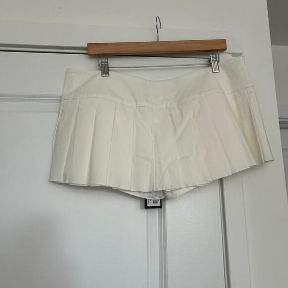 NWT I.Am.Gia Remini Skort Micro Mini Skirt Women’s XL White Pleated Buttons - Picture 10 of 13